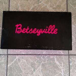 Betsey Johnson Women's shoes size 7 M(B)
